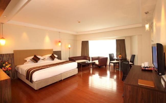 The Altruist Business Hotel Kharadi 浦那 外观 照片