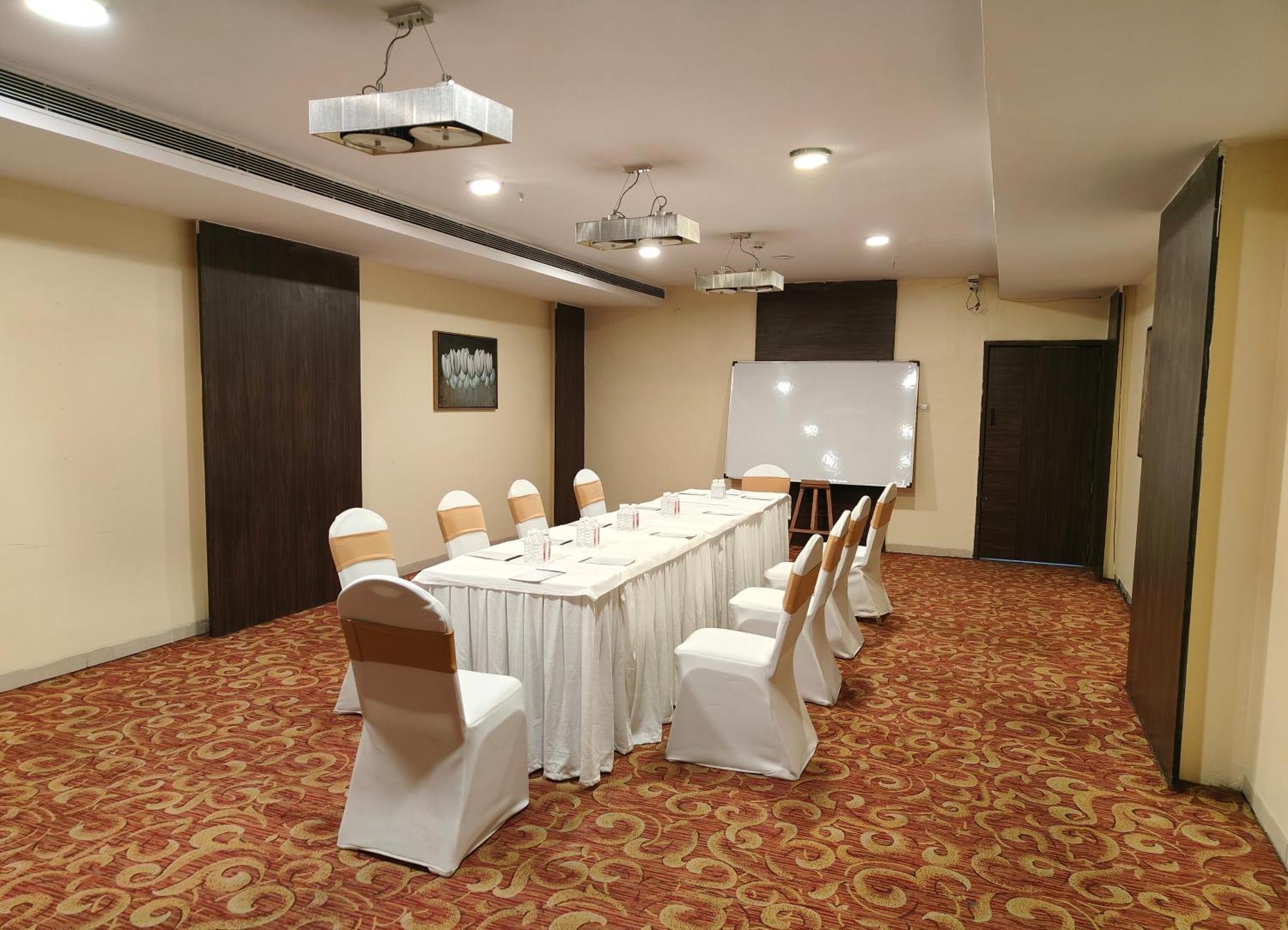 The Altruist Business Hotel Kharadi 浦那 外观 照片