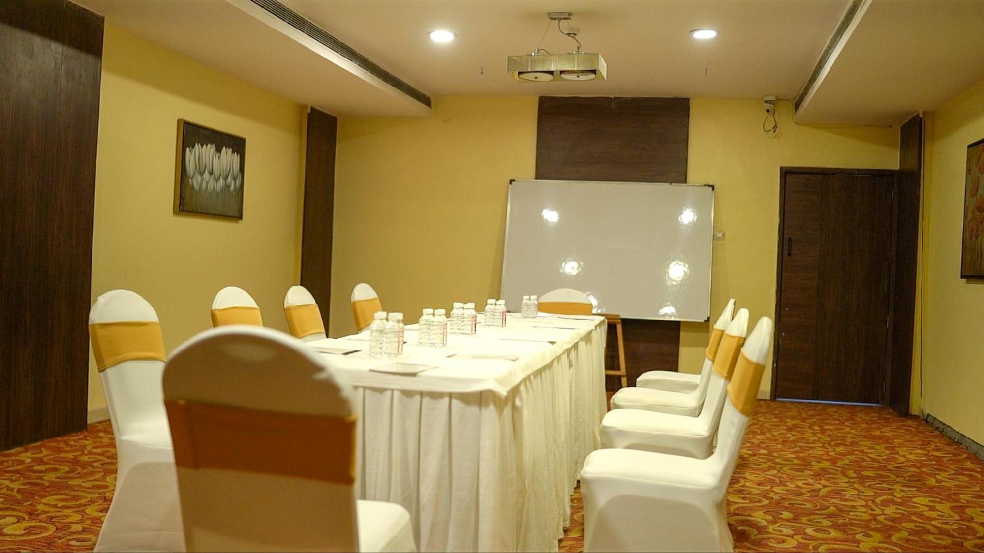 The Altruist Business Hotel Kharadi 浦那 外观 照片